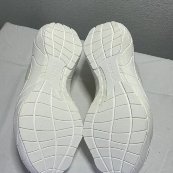 NEW CIRCLE Low Top White Super Natural Lace Up Running Womens Size 7 Sneaker - Picture 3 of 5